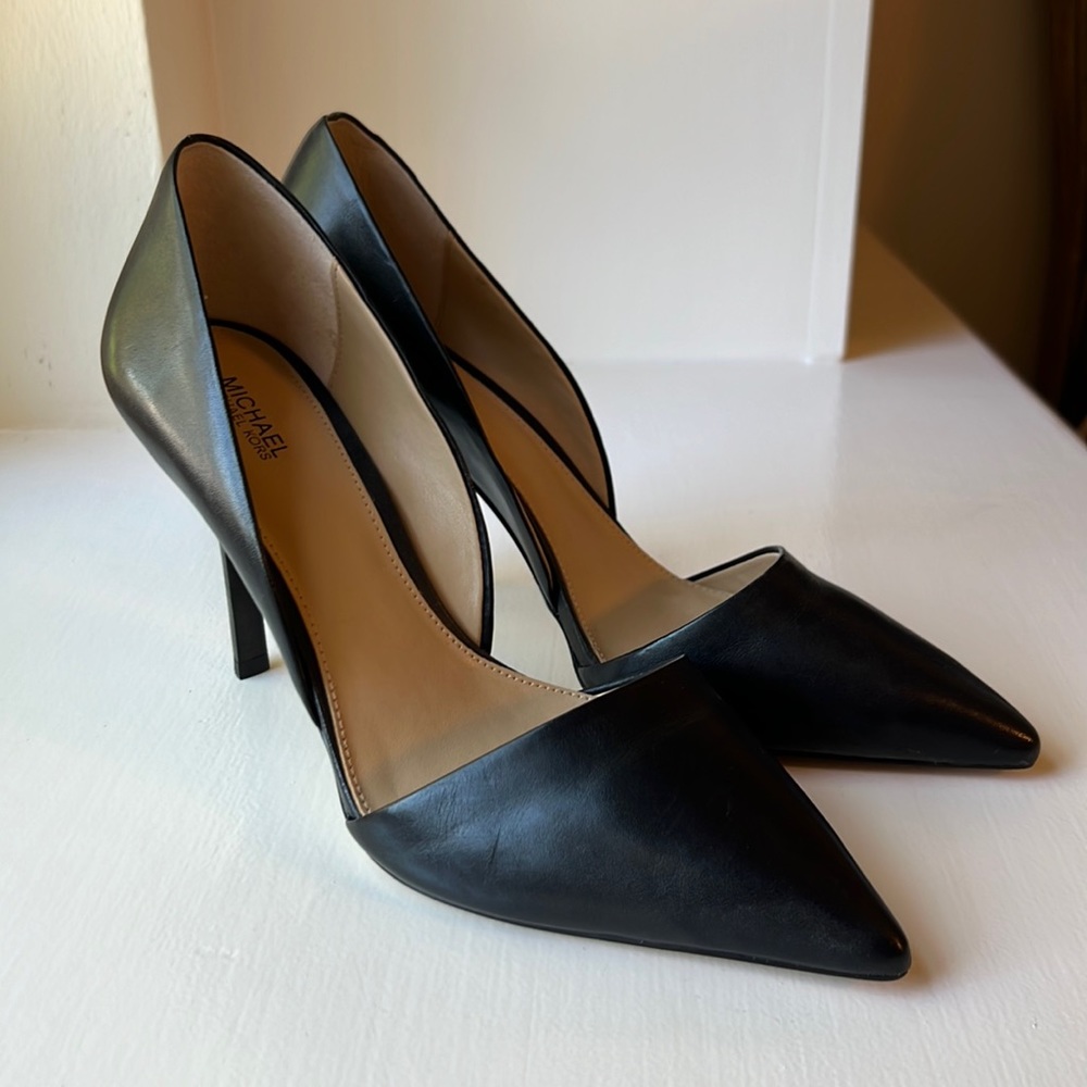 Black toe-point heels